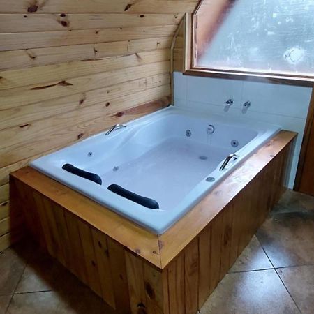 Chale Com Hidromassagem Da Vick Hotel Campos do Jordao Ngoại thất bức ảnh