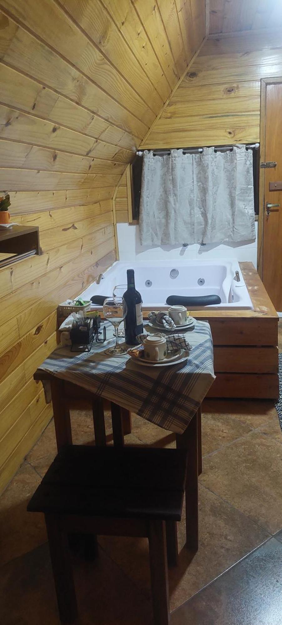 Chale Com Hidromassagem Da Vick Hotel Campos do Jordao Ngoại thất bức ảnh